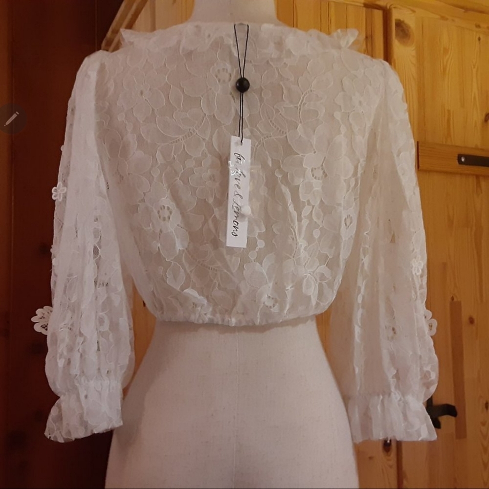 🍋***1Small Left!!**For Love and Lemons White Lace Cropped Top - Picture 2 of 8